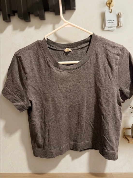 Wilfred Tops - Wilfred Charcoal Crop Tee
